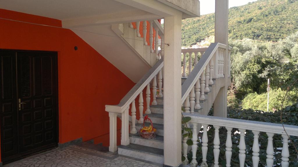 Apartments Holiday บุดวา ภายนอก รูปภาพ